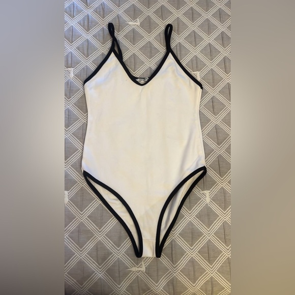 Zara Contrast Trim White Bodysuit - Picture 2 of 4